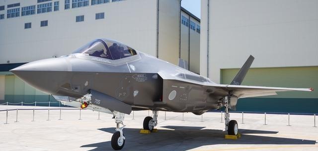 日本F35战机坠海 搜救行动暴露隐藏军事力量