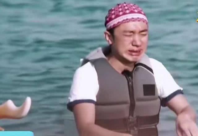 鹿晗录跑男腰部受伤送医院,邓超绑石膏,这次没