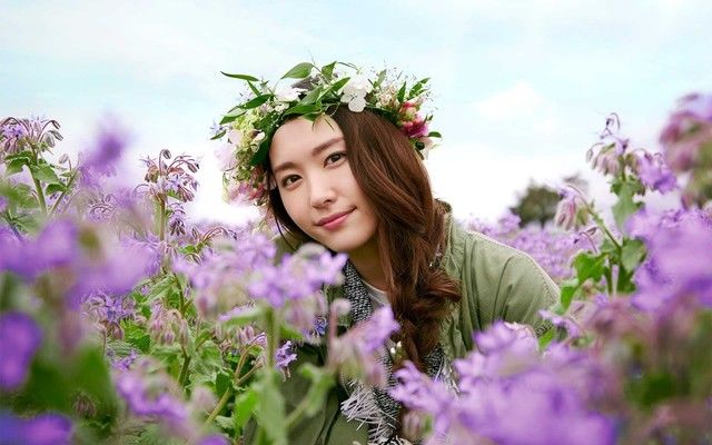 球嫂发童颜巨乳照,60岁大妈全身纹35个