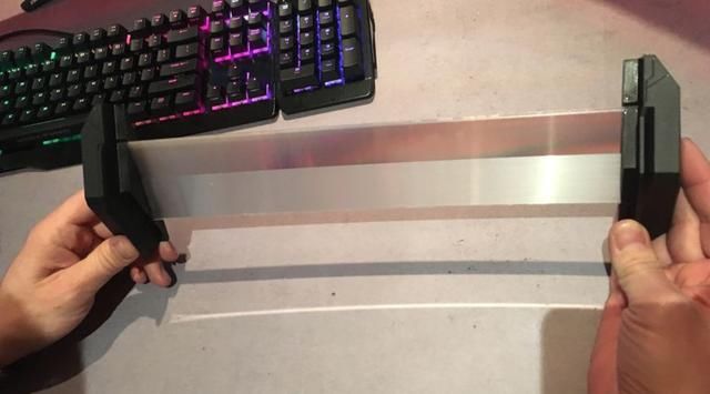 把三块屏幕连在一起!ASUS这款套件能够让你