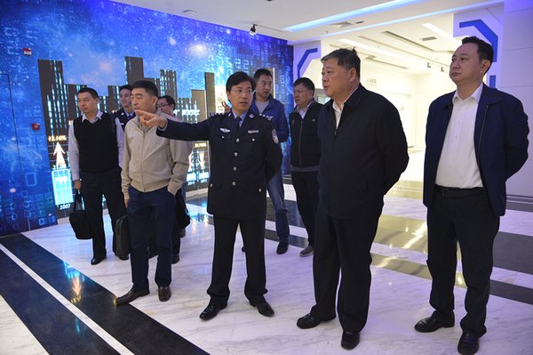 泰州市公安局考察团到块数据指挥中心考察参观