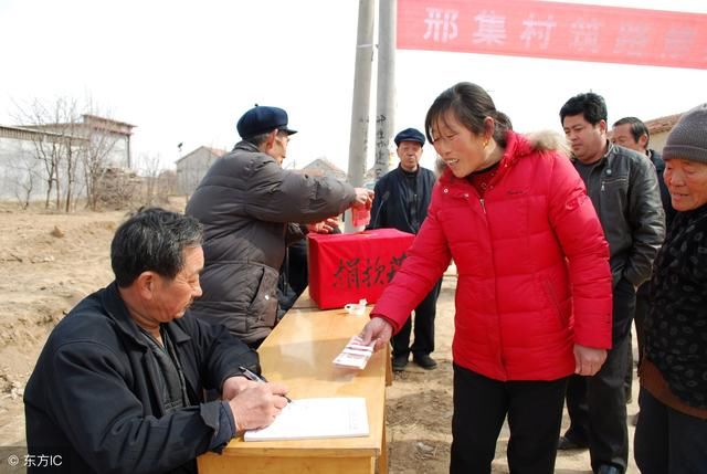 县道县管，村道村管，农村的烂路又该是哪个村民管？