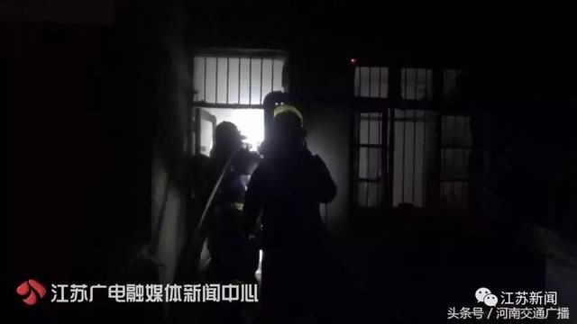 6岁弟弟拉着姐姐火场逃生，每一步都堪称“自救教科书”！