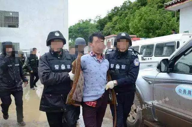 从“马云被抓”谈怎样与警察合影