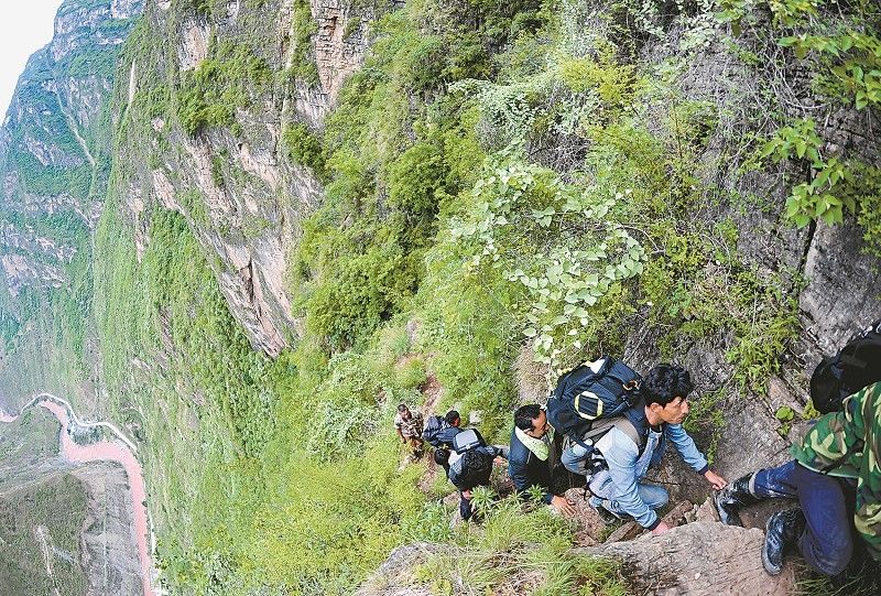 四川唯一住在悬崖上的村庄