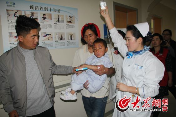 3岁藏族患儿接受斜视矫正术 康复后将彻底摆脱