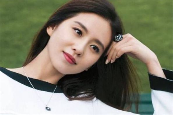 娱乐圈耐看的4位女星,赵丽颖可爱,图4真的好美 百乐宫官网