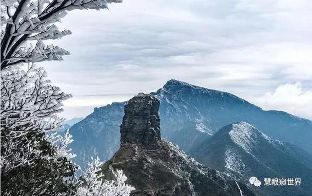 贵州梵净山属武陵山脉主峰，为佛教名山，乃夏季十佳休闲避暑胜地