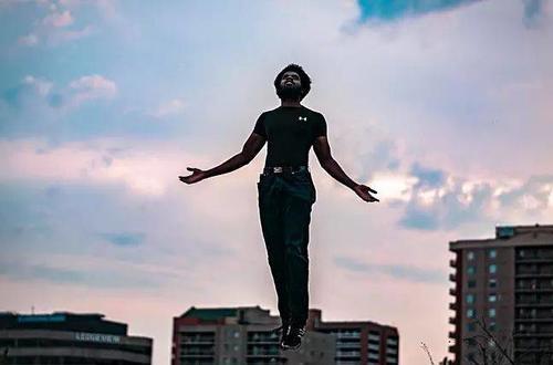 他们的50岁：有人亏782亿，有人赚1000亿