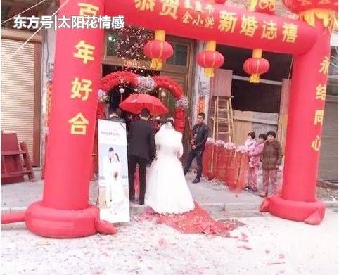 爸妈给35万嫁妆，新婚夜公婆叫给大伯买房，老公说一话，我傻了