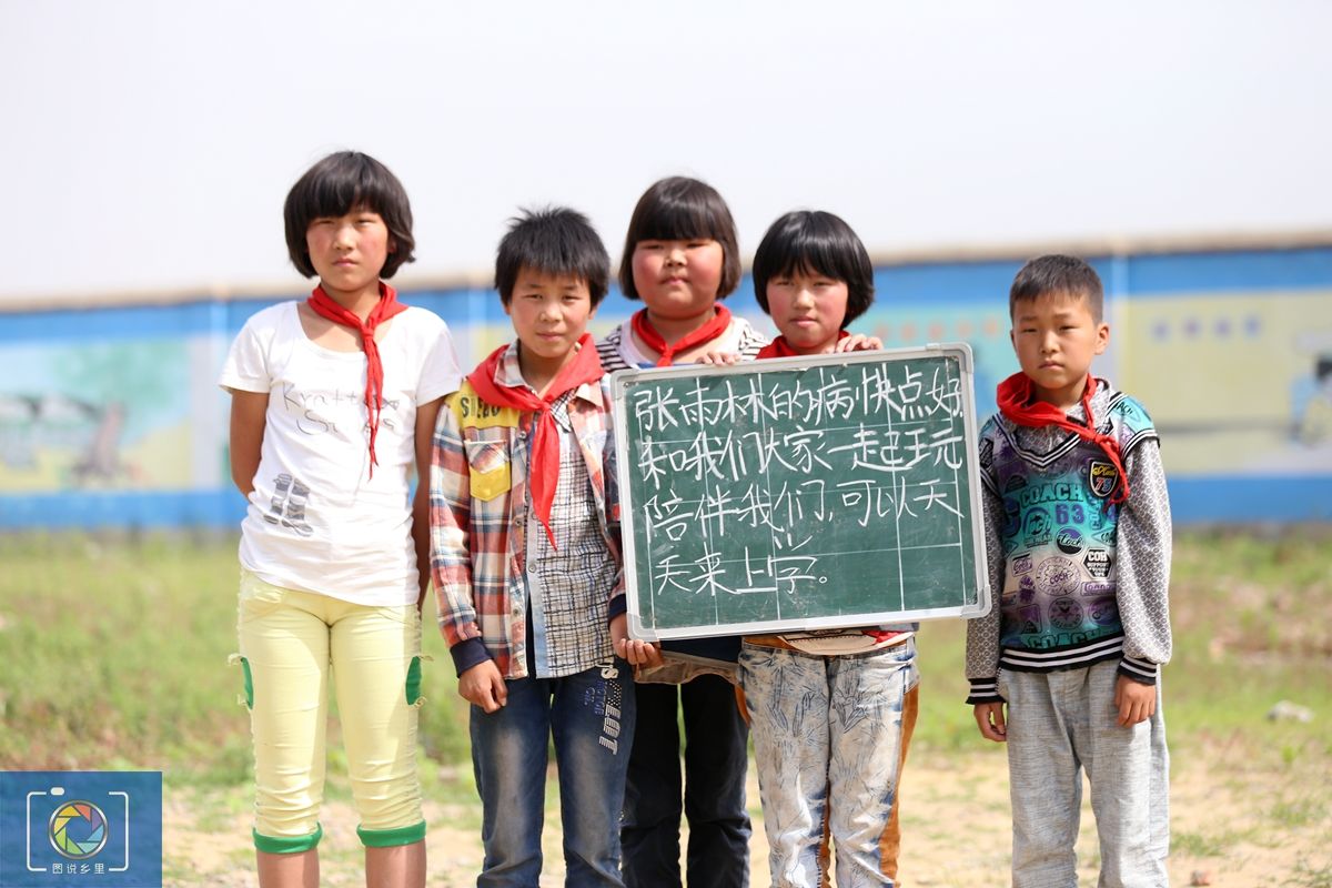 双胞胎姐妹六一微心愿,想要一本字典,十张图拍