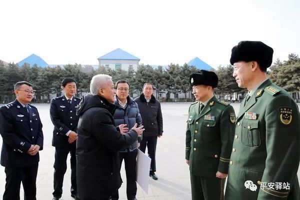 【权关注】杨伟东副主席春节前走访慰问驻区武警部队和公安厅离休