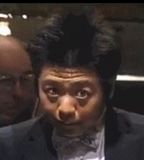 他在大众心目中一般都是这个样子的: 怪不得郎朗被称作钢琴界的表情