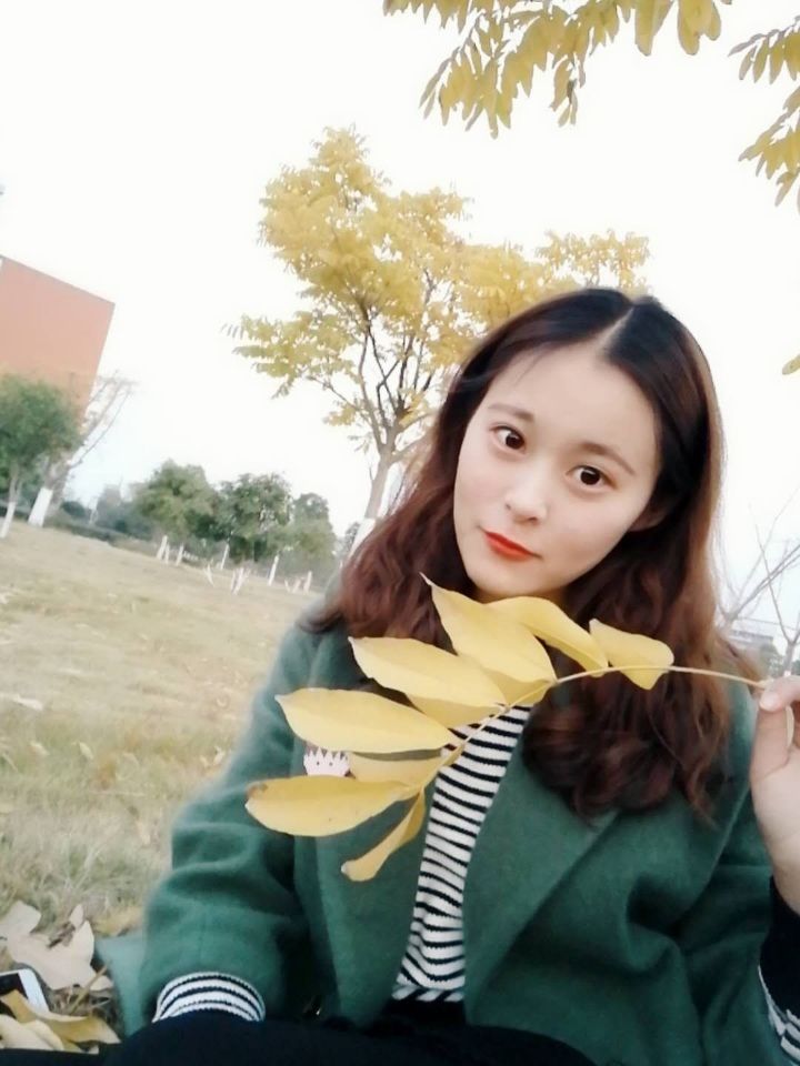 涨姿势，旅行户外拍摄让女友美如春天