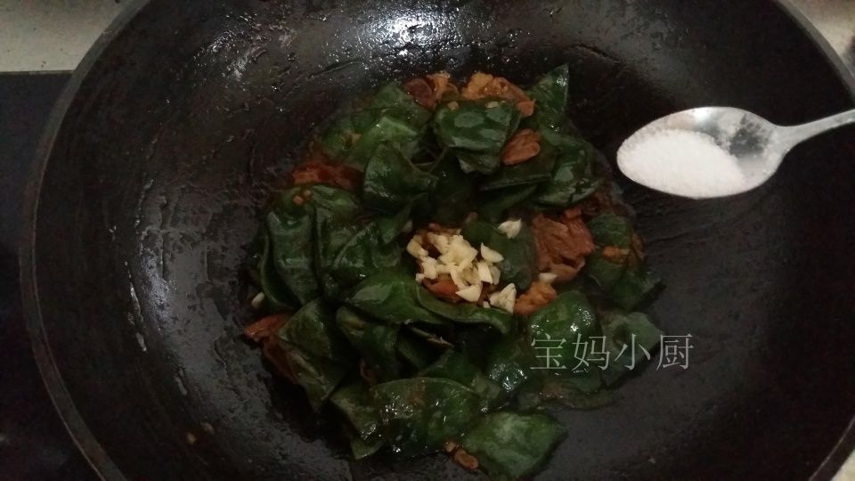 这种豆角你肯定没吃过，光听名字就好奇，越炒越绿，浓香下饭