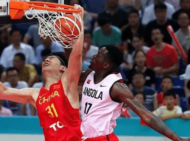 王哲林砍20分固然是功臣,但他却送出8助攻,这