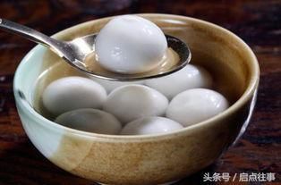 去儿子家送汤圆，出门忘拿东西返回去，看到垃圾桶我心碎一地
