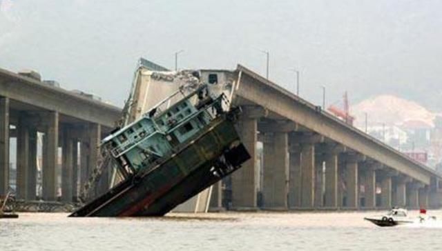 海南岛大堵车 兴建海底隧道跨海大桥难在哪里