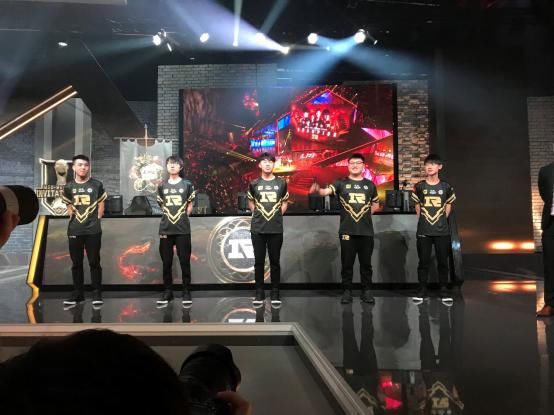 LPL昊凯解说MSI断气惨遭怒喷,微博道歉:我故意