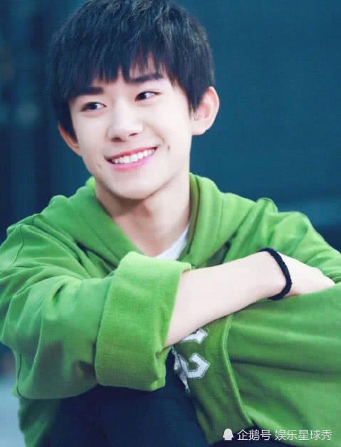 希望初恋什么样子?易烊千玺5字回答,粉丝瞬间