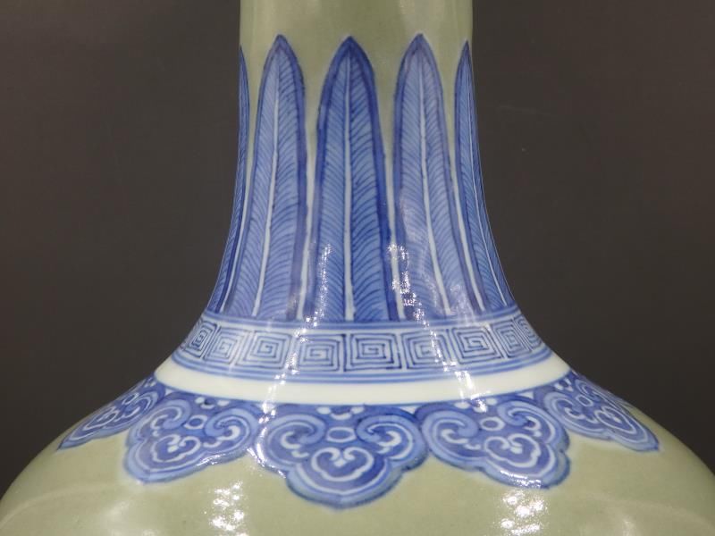 古陶瓷鉴赏 清代乾隆 豆青釉青花福寿纹花口赏