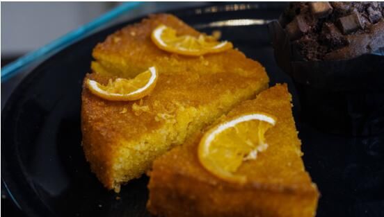 那些路上偶然遇到的人们，在我的佳能微单EOS M100里都有最好的色