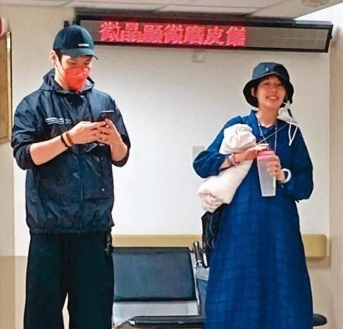 郭碧婷产女细节上热搜，网友：以为她要直播生产