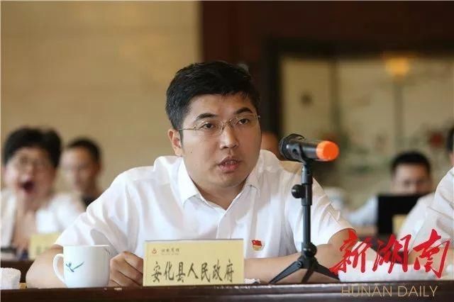 安化贫困人口_贫困山区的孩子图片(2)