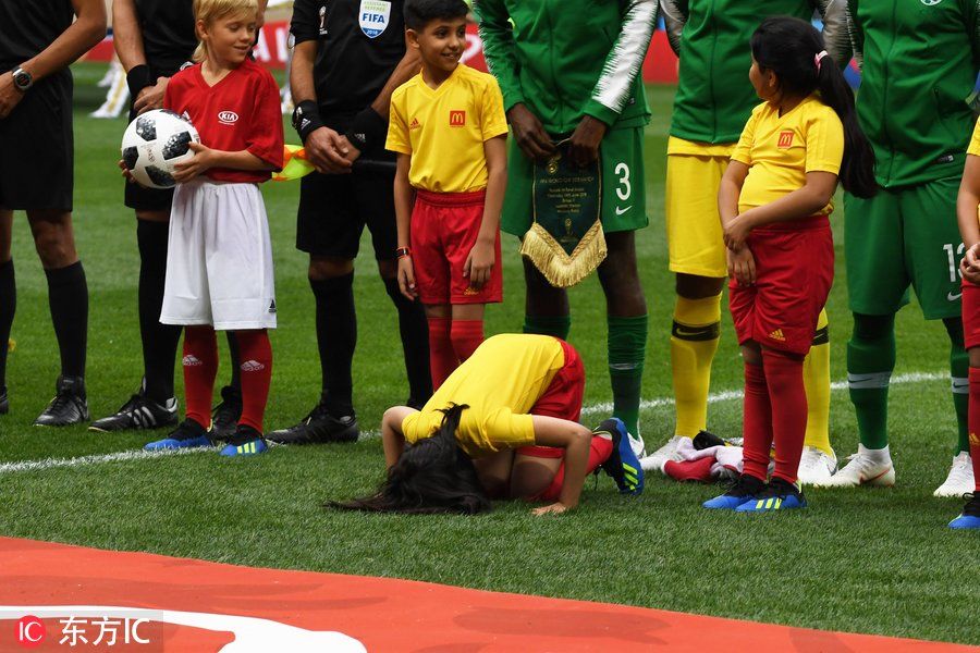 使命!当各国国歌在世界杯赛场奏响 有人放声高