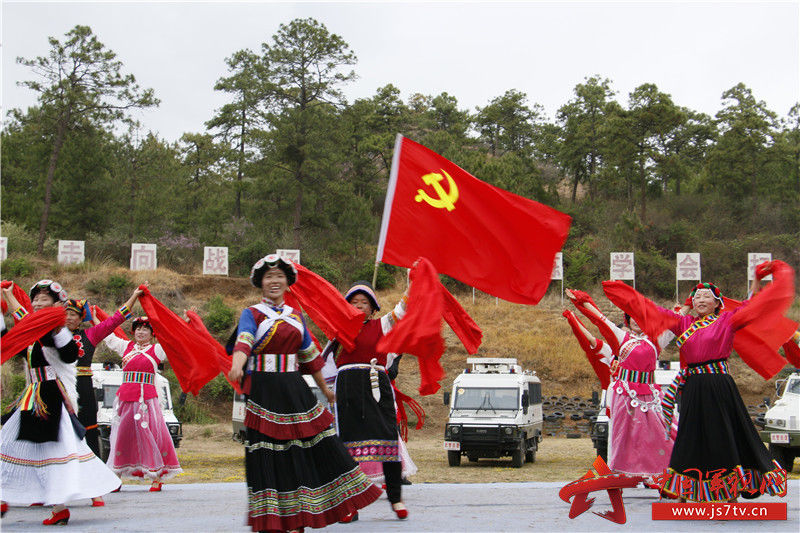 丽江古城区双拥办深入丽江支队慰问演出