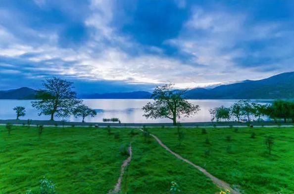 中国国内藏着不少旅游之地:四川九寨沟,贵州六