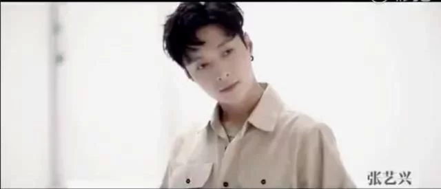 范丞丞未受姐姐新闻影响 范丞丞韩庚张艺兴合体拍杂志封面