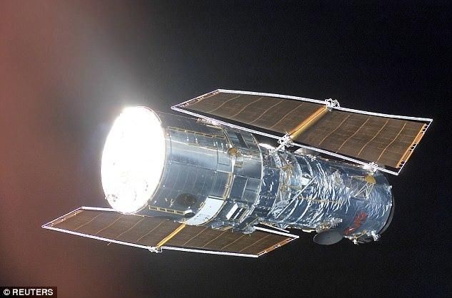 超大黑洞有多大?科学家发现超大质量黑洞吞噬了整个星系