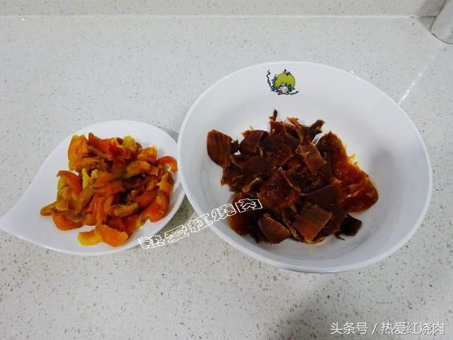 莲藕别总炒着吃了,换个做法冰凉爽口酸甜开胃,来做客的都爱吃!