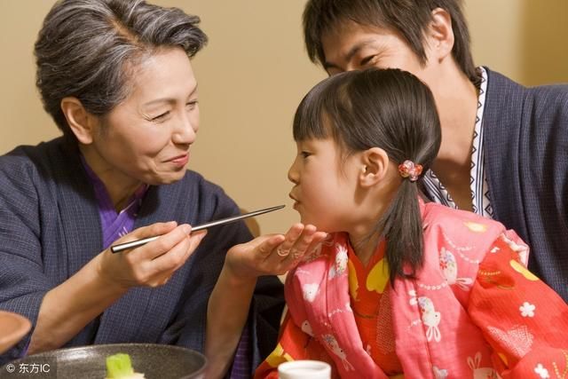 六岁女童长出“双排牙”，牙医说，跟长期不吃这些食物有关！