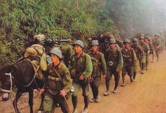 对越自卫反击战,我军鉴别越南特工,为何扒下裤