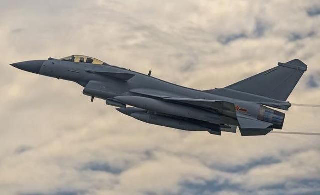 歼10D装涡扇15试飞成功却让歼11D开心 中国