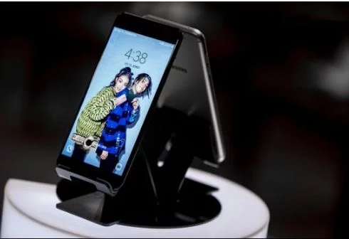 三星Galaxy C8首销在即，年轻就是"焦点"
