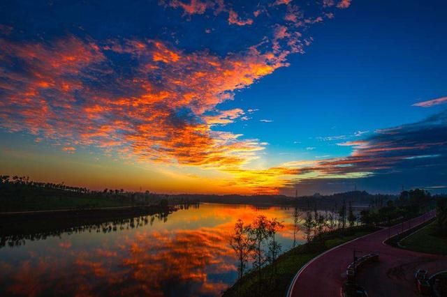 它是四川人口第一大县 , 成都天府大道直达县城