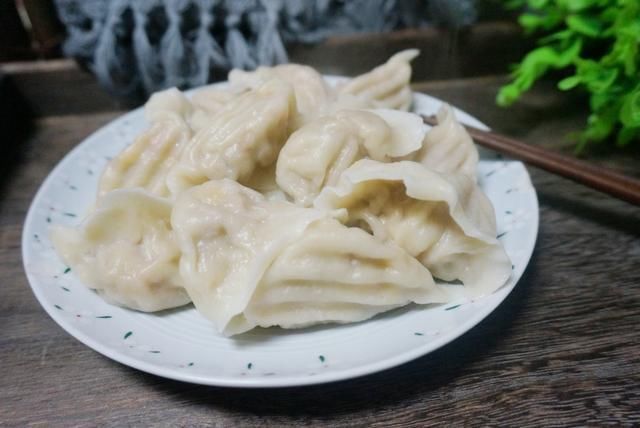 这两样蔬菜经常吃，用它们包饺子你试过吗?真好吃!