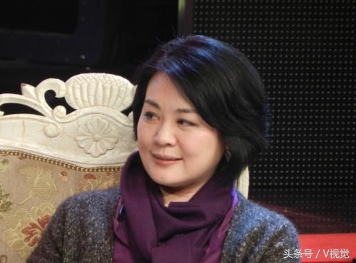 丛珊在与朱时茂联合主演的电影《牧马人》扮演李秀芝深受观众喜欢