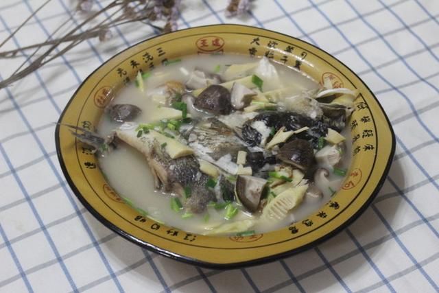 夏天要补钙,多给孩子吃这菜,钙高达牛奶4倍,好吃还不贵