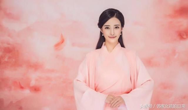 心理测试：4个宫廷女子，谁的地位最高？测你天生是什么命？