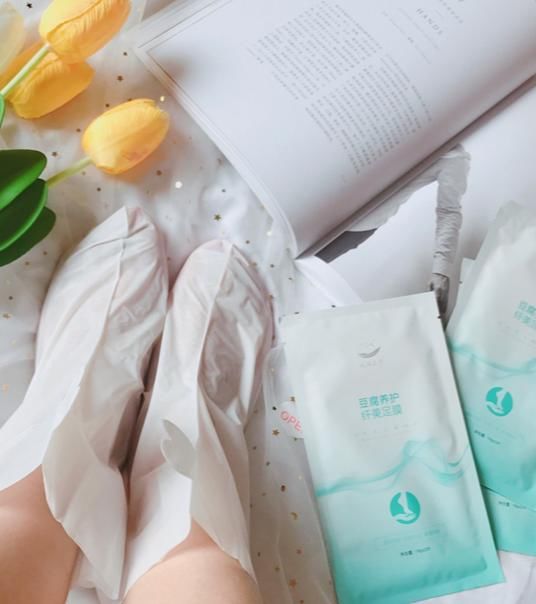 这款高颜值的吃我豆腐足膜 可以让你拥有绝世