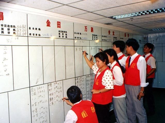 中国股市彻底失控,亿万散户心如死灰,这种日子还要持续多久?