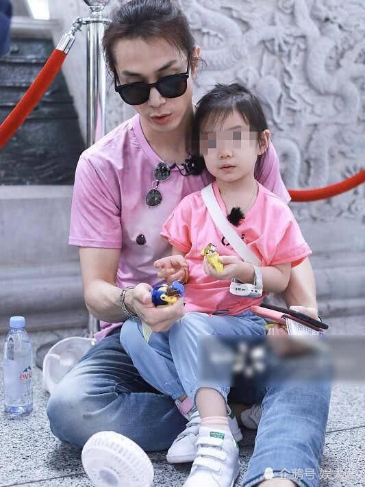 《爸爸去哪儿》原导演新作戚薇女儿最受欢迎,