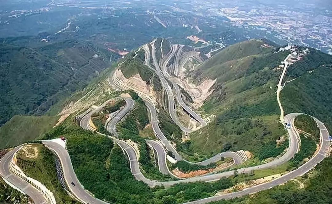 彭州九峰山登山只有一条路吗 t01fab564858763f0cd.jpg