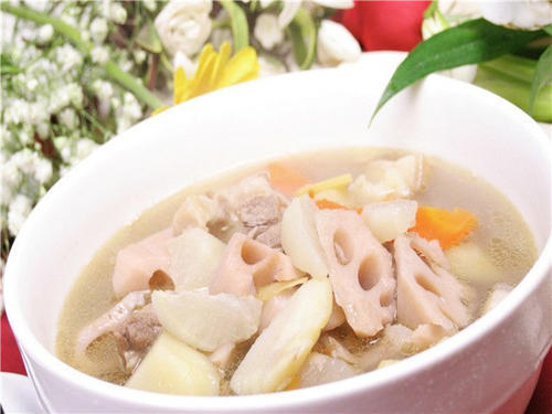 莲藕排骨汤怎么做好吃呢 t01fb06c7ecce286ff3.jpg