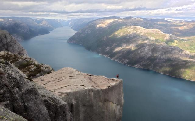 全球最险的10个旅游景点,惊心动魄隔着屏幕都怕,最惊险的在中国