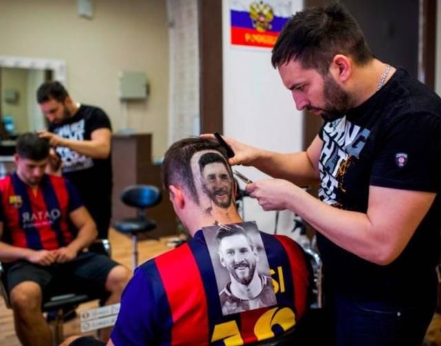 理发师乘世界杯东风推出梅西发型,这手艺来中